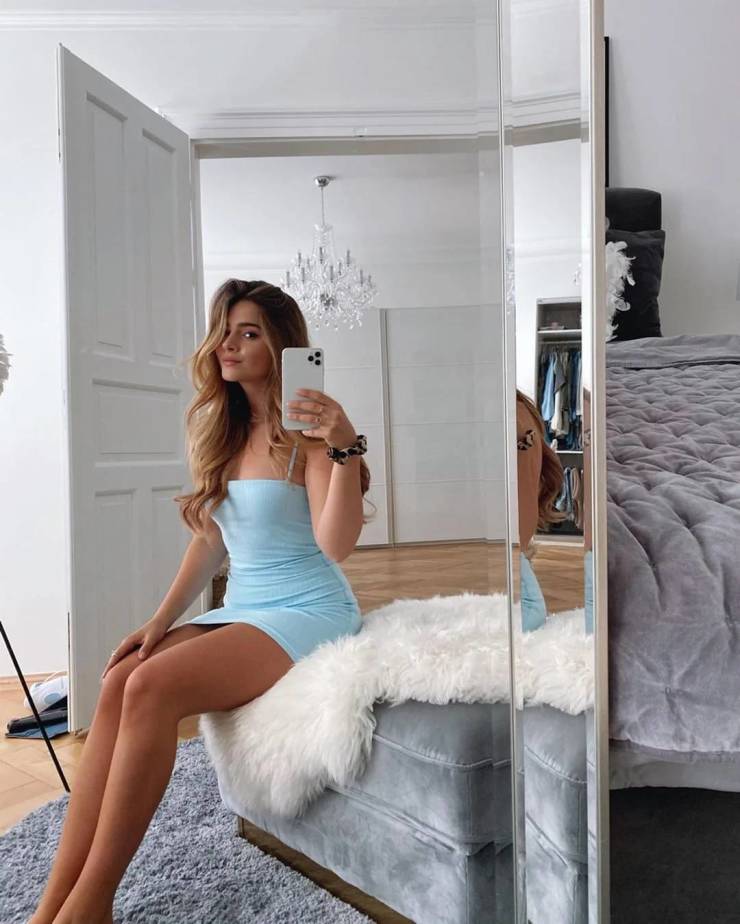 Mirrors Get To See All The Good Stuff…