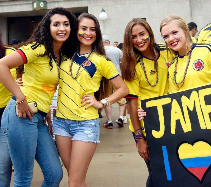 These Football Fans Are Spicy!