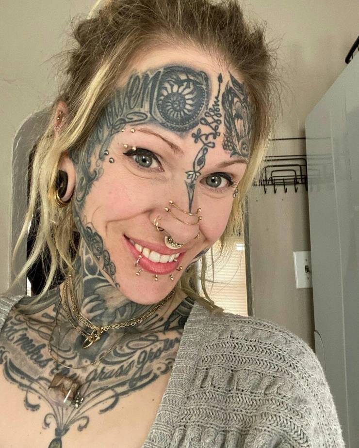 Freaks! Freaks Everywhere!