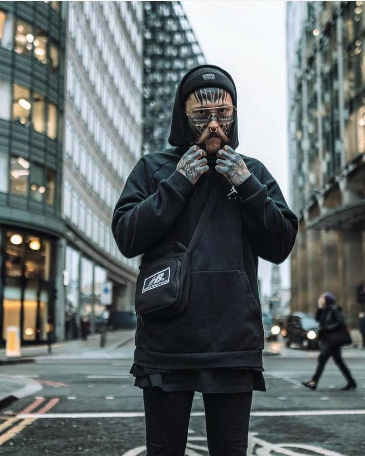 Freaks! Freaks Everywhere!