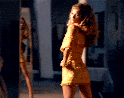 Super-GIFs With Gisele Bündchen