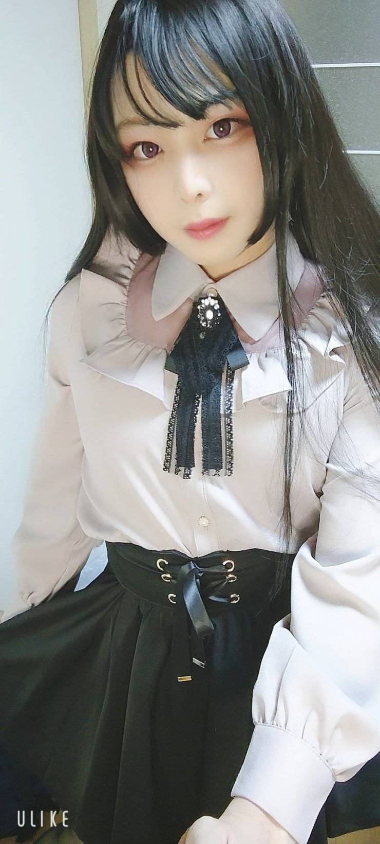 This Cosplayer Girl Is Actually A 30-Year-Old Guy!