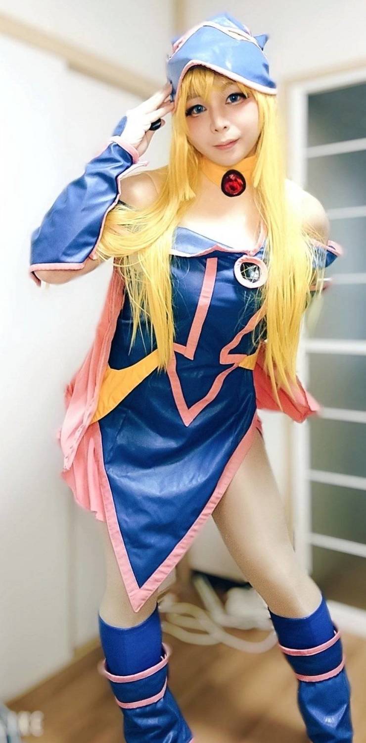 This Cosplayer Girl Is Actually A 30-Year-Old Guy!