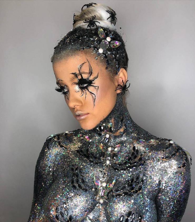 Glitter Boobs And Butts Are Still Trendy!