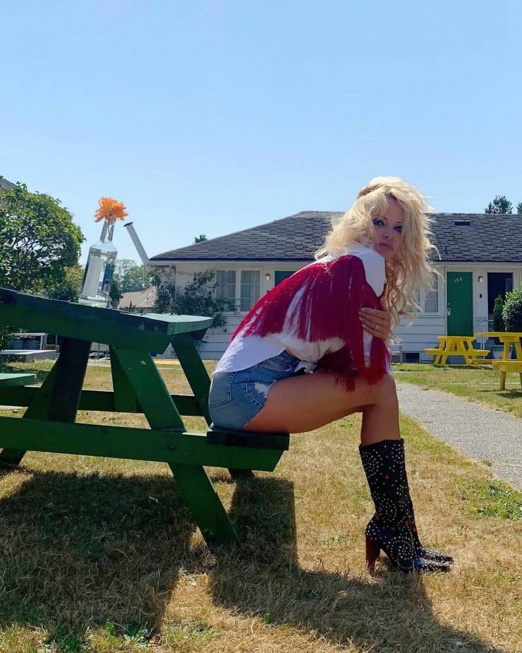 Pamela Anderson’s New Hot Photoshoot