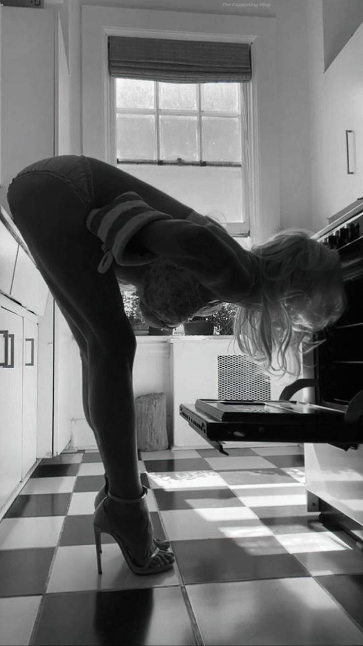 Pamela Anderson’s New Hot Photoshoot