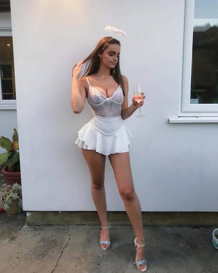 Long Legs And High Heels – What A Great Combo!