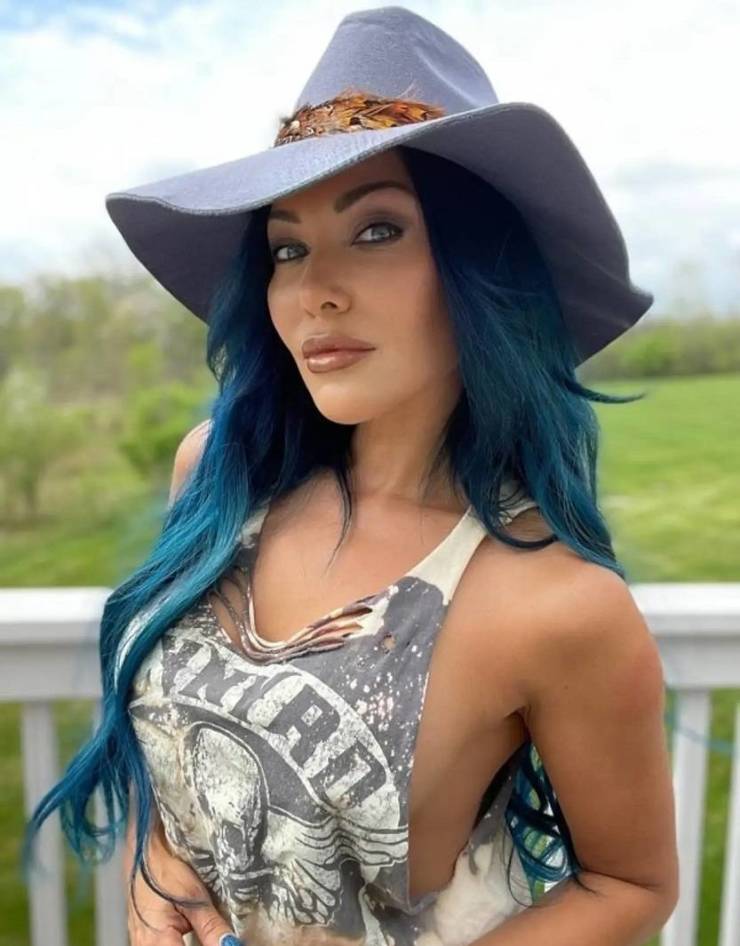 Neon Looks Real Hot!