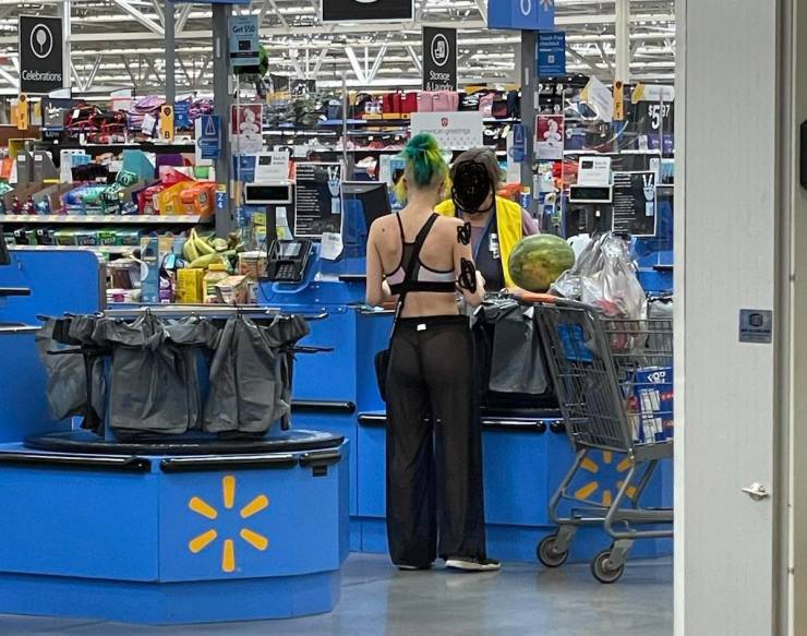 “Walmart” And Its Crazy Customers