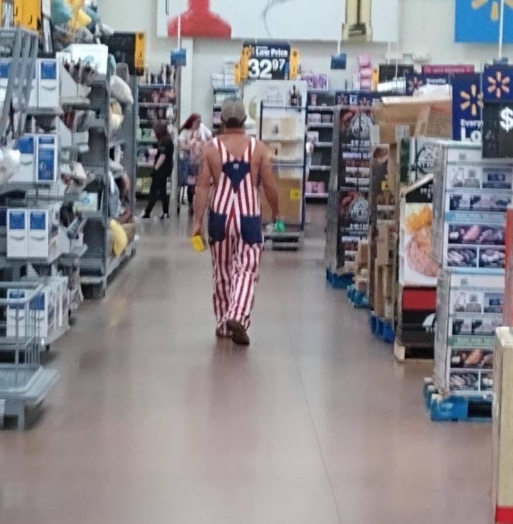 “Walmart” And Its Crazy Customers