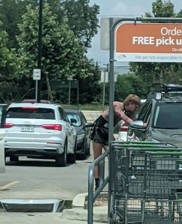 “Walmart” And Its Crazy Customers