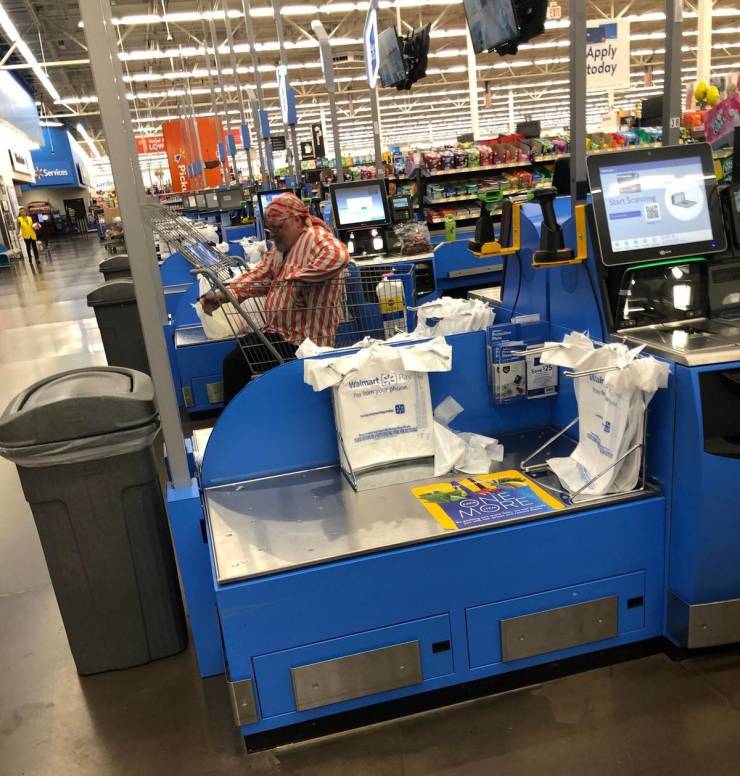 “Walmart” And Its Crazy Customers