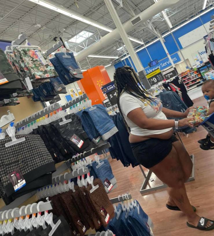 “Walmart” And Its Crazy Customers