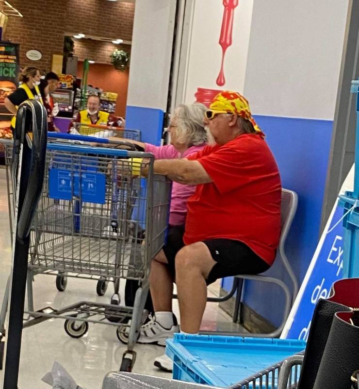 “Walmart” And Its Crazy Customers