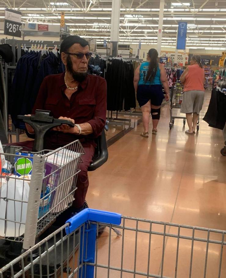 “Walmart” And Its Crazy Customers