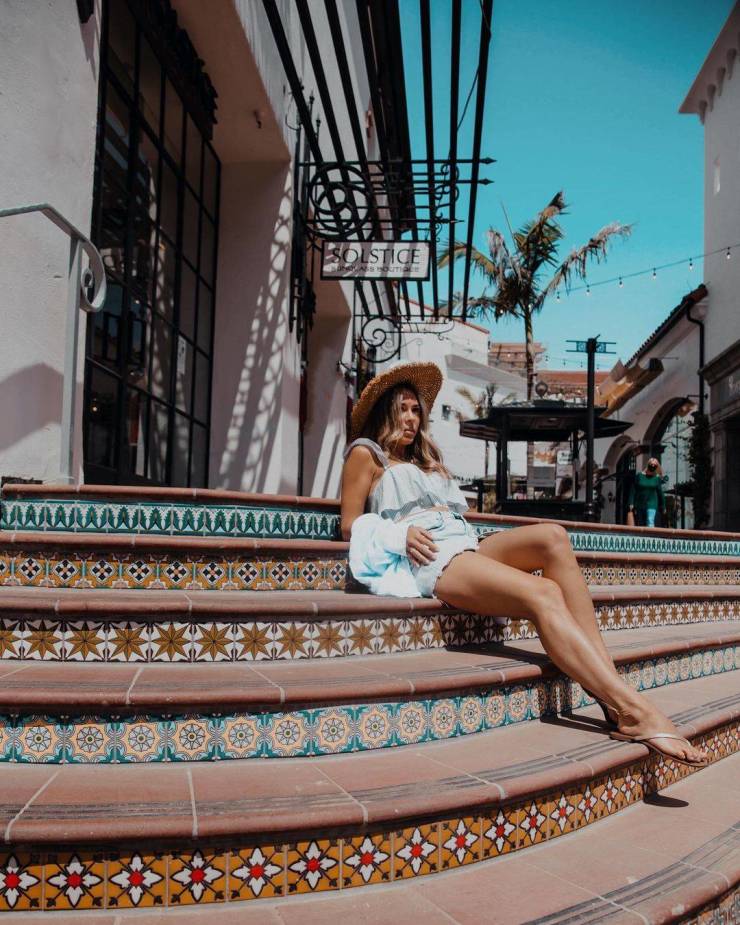 This 50-Year-Old Grandma Looks Like A 20-Year-Old Girl!