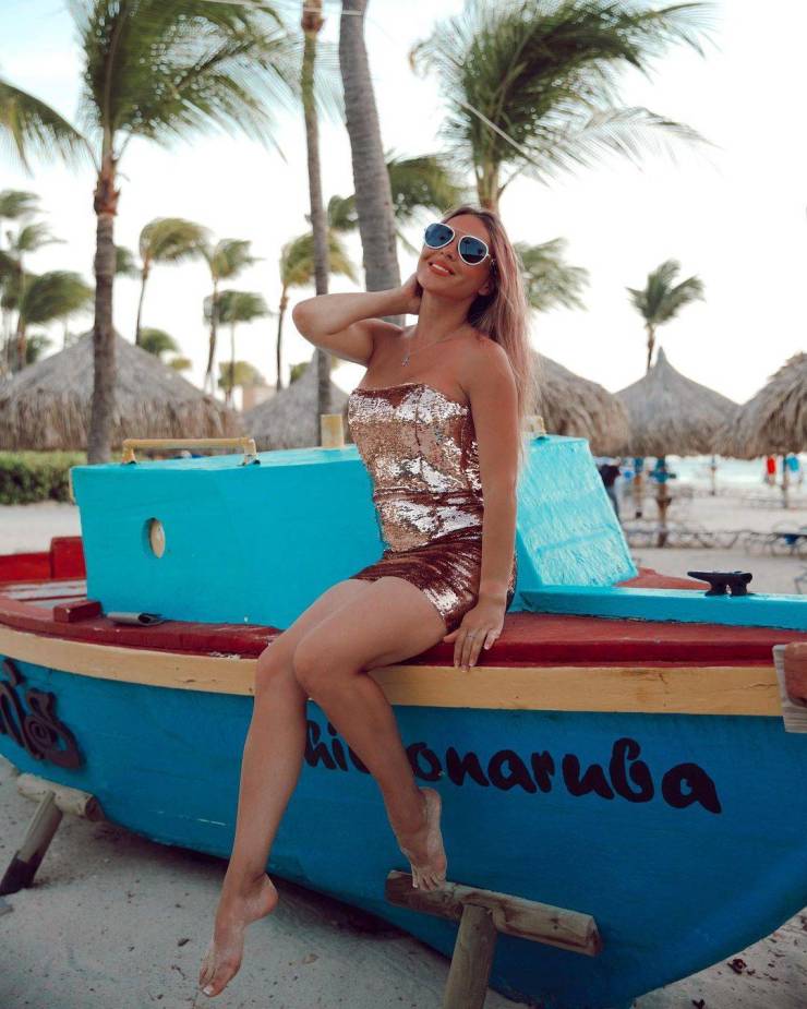 This 50-Year-Old Grandma Looks Like A 20-Year-Old Girl!