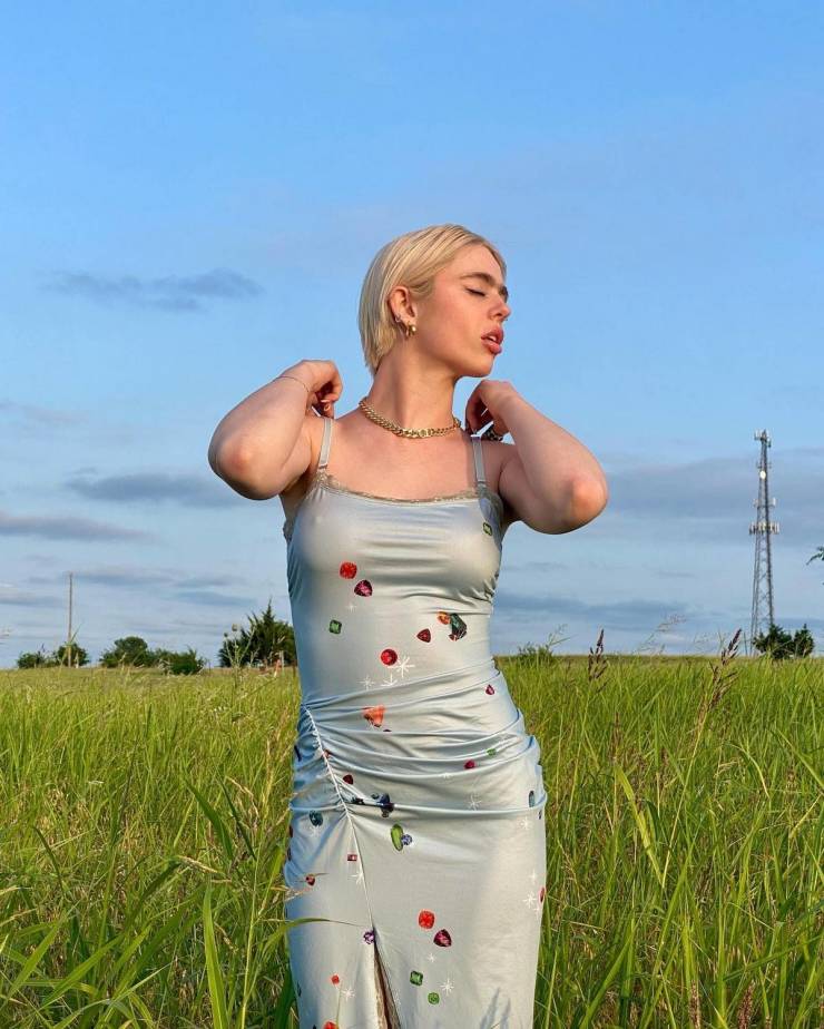 Unibrow Girl Says She’s Getting Cyberbullied On Social Media