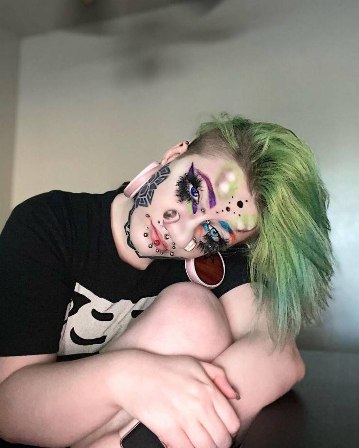 American Girl Gets 28 Piercings And Implanted Horns