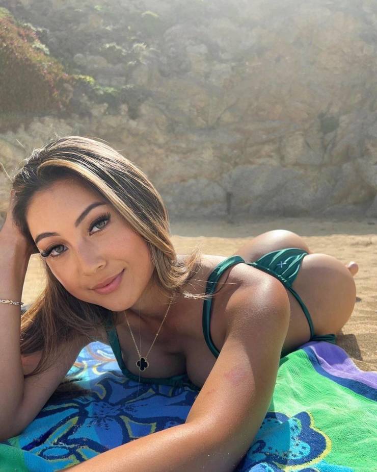 These Girls Are Booty-ful!