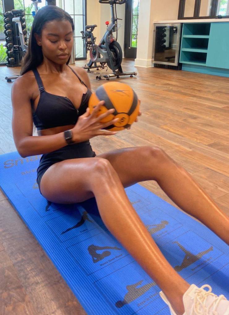 Fit Girls That Are Almost Too Hot to Handle