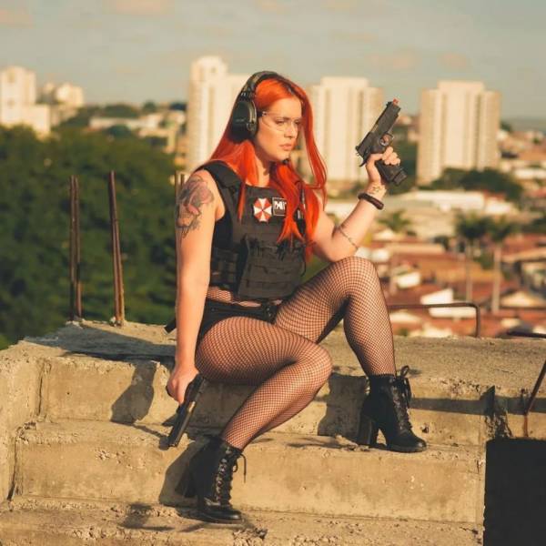 Big Guns And Sexy Girls