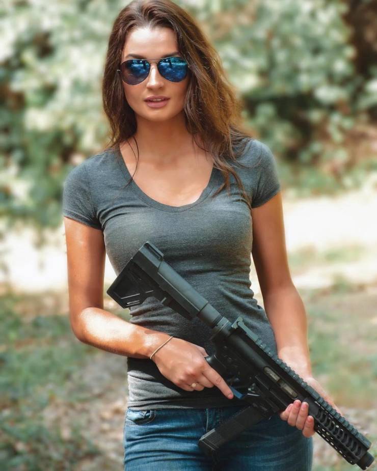 Big Guns And Sexy Girls