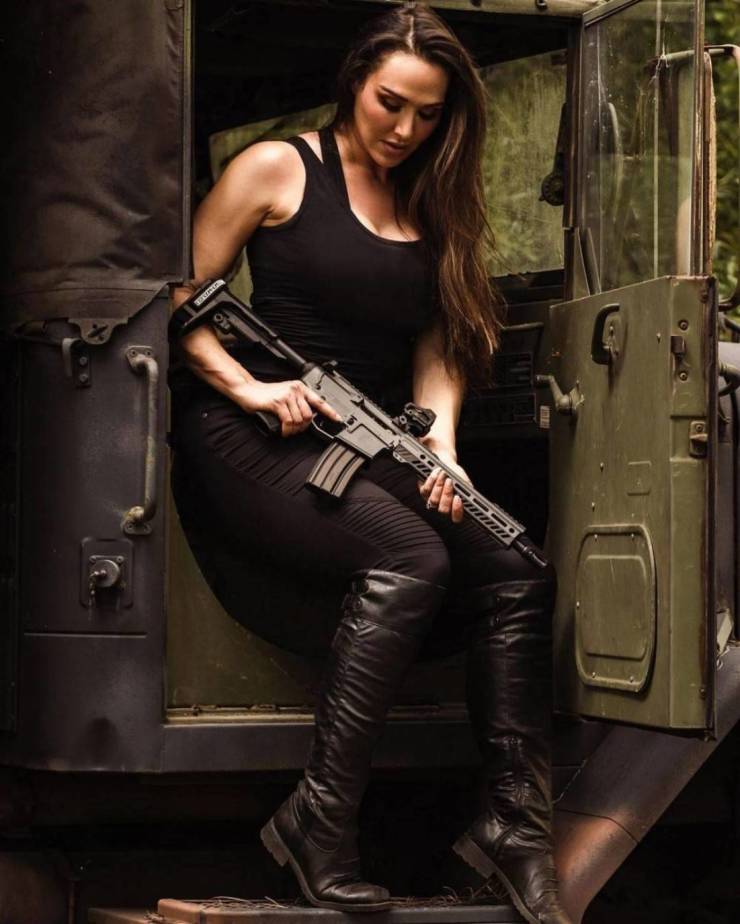 Big Guns And Sexy Girls