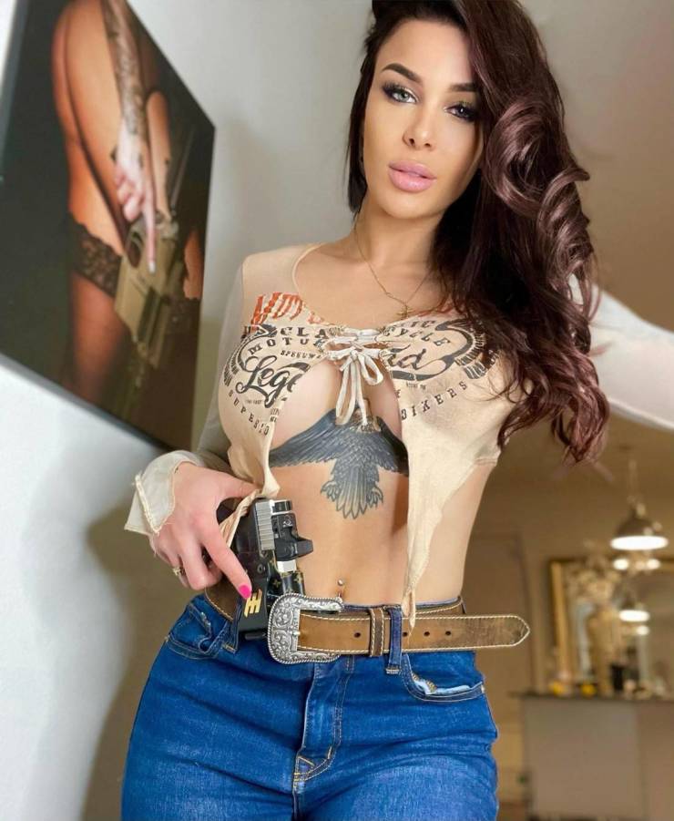 Big Guns And Sexy Girls