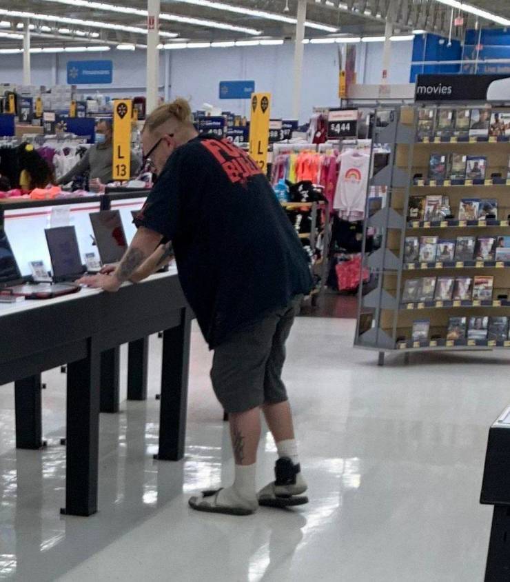 “Walmart” Customers Are Wild…