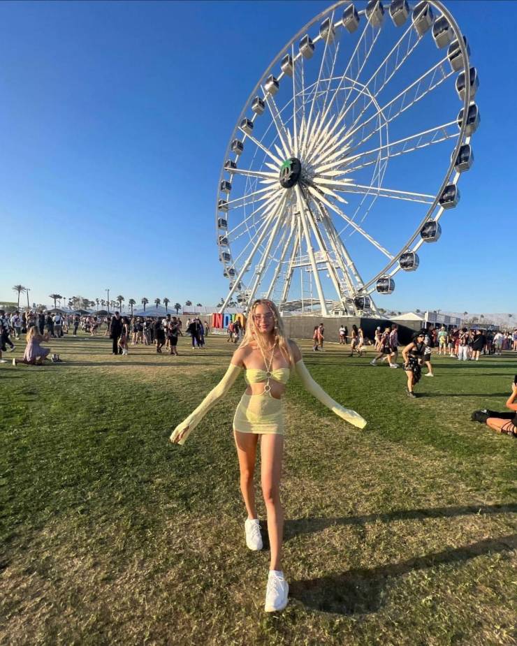 Sexy Girls At Music Festivals
