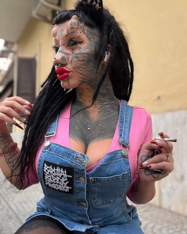 The Woman Decided To Become A Cat