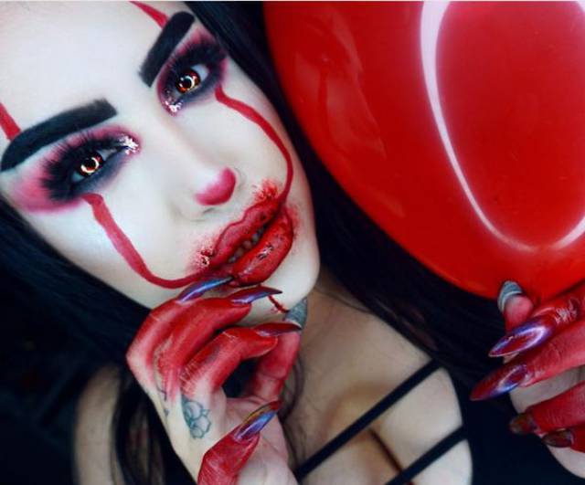 Sexy Pennywise Costumes Are Stuff From Erotic Nightmares…