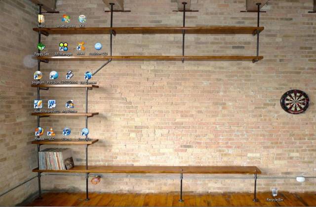 Sometimes People Arrange Their Desktops In Most Genius Ways
