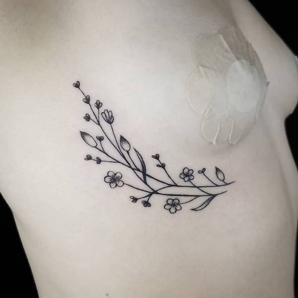 Sideboob Tatoo As A New Art Form