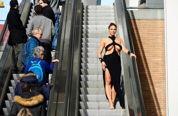 Kim Kardashian’s Revealing Dress Gets A Street Test