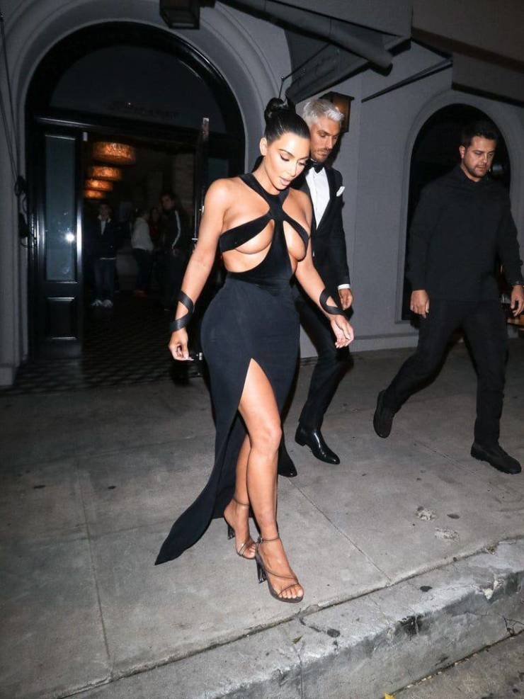 Kim Kardashian’s Revealing Dress Gets A Street Test