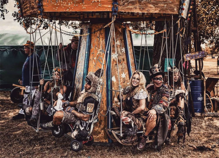 Welcome To “Wasteland”, Where Everything Is From “Mad Max”