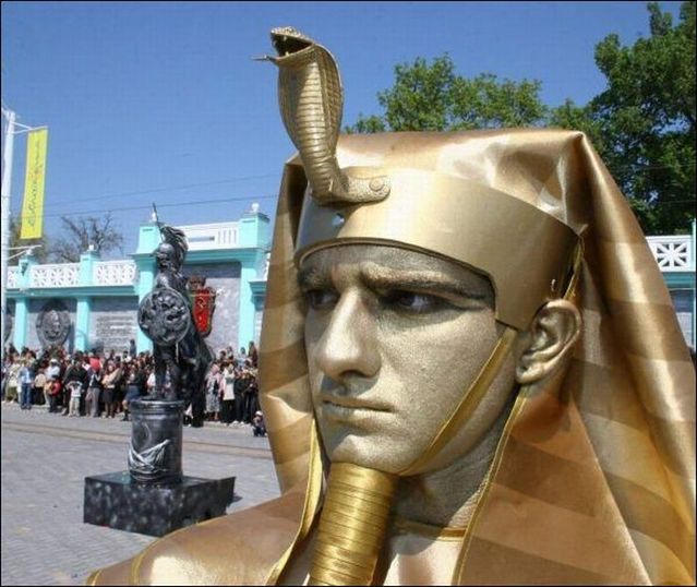 Living Statues Championship (30 pics)