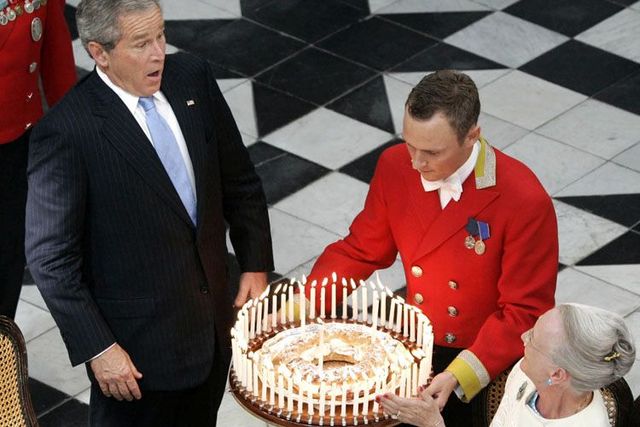 Politics is a delicate thing (51 pics)