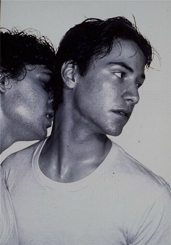 Keanu Reeves’ skeleton in the closet (5 pics)