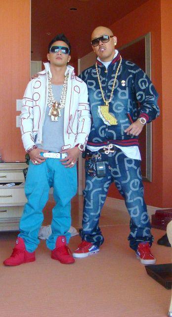 Internet Gangstas… (45 pics)