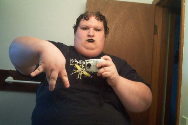 Internet Gangstas… (45 pics)