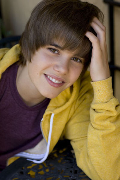 Is It Justin Bieber or a Lesbian Looking Like Him? (25 pics)
