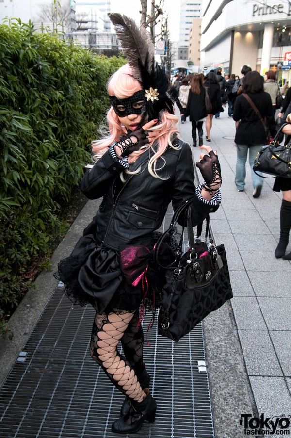 Gagamania in Tokyo (79 pics)
