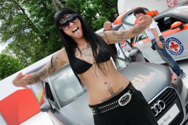 Babes at the 2010 Wörthersee GTI Festival (29 pics)