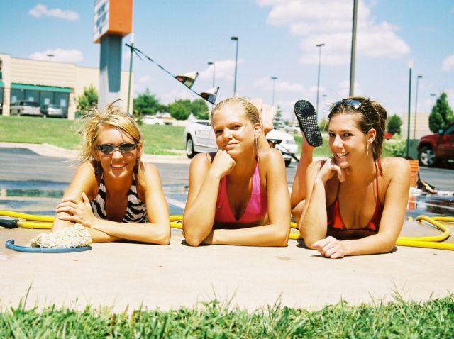 This Car Wash Must Be Every Man’s Dream