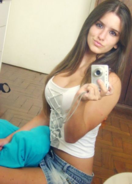 Sizzling Hot Self-Taken Mirror Pics