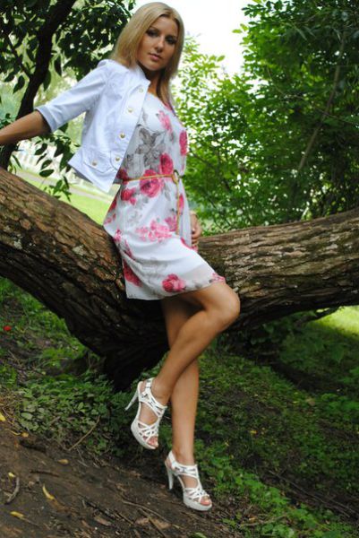This Model Beauty Packs a Real Punch!