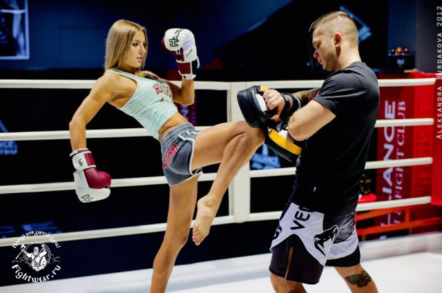 This Model Beauty Packs a Real Punch!